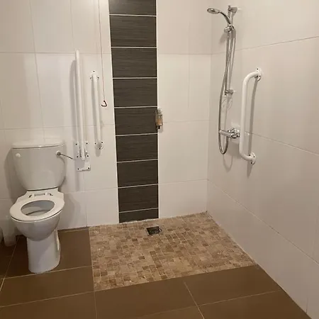 Hotel New 3*